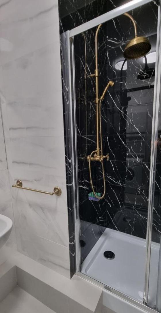 Апартаменти Поруч З М. Палац Україна Kiev Luaran gambar